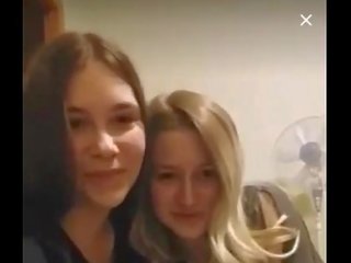 [periscope] ucraino giovanissima ragazze pratica smooching