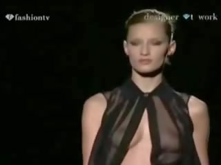 Oops - pakaian lingerie runway mov - lihat melalui dan telanjang - di televisi - kompilasi